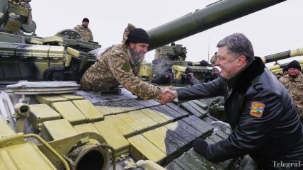 Сегодня Порошенко передаст ВСУ 100 единиц военной техники