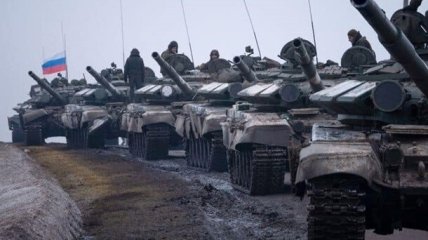 Тяжелая российская техника уничтожает мирные украинские земли