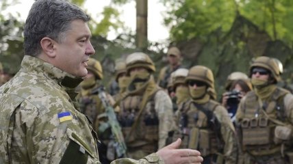 Воины "тайного фронта": Порошенко заявил, что доволен работой военной разведки