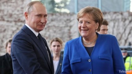Путин и Меркель созвонились из-за событий в Беларуси