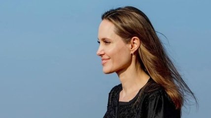 Анджелина Джоли с сыном были замечены в Нью-Йоркском университете
