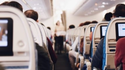 "Неприятный запах": В Майами еврейских пассажиров сняли с рейса