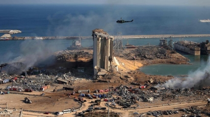 Взрыв разрушил множество зданий в порту и вокруг.