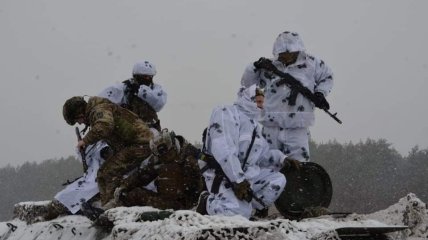 Украинские военные продолжают держать линию обороны
