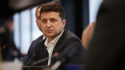 Зеленський терміново зібрав силовиків через скандальні рішення Конституційного суду