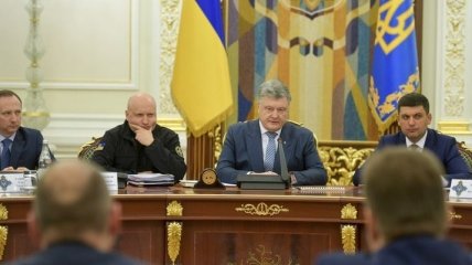 Порошенко указом вводит санкции против юридических и физлиц РФ