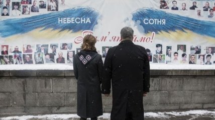 Президент с супругой возложили цветы к памятникам Шевченко и Грушевскому
