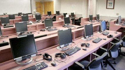 Китай предоставил украинским школам 30 тысяч компьютеров