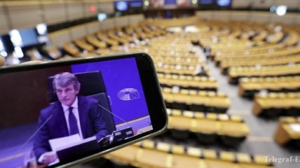 "Европа реагирует": Европарламент передал сотню автомобилей для ухода за больными Covid-19