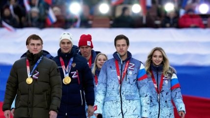 Российские спортсмены поддержали путина