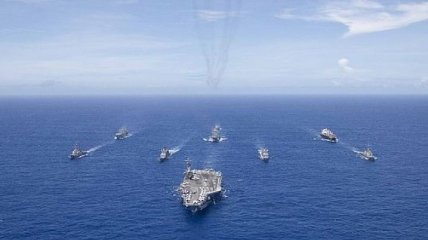 В Средиземное море вошла авианосная ударная группа ВМС США 