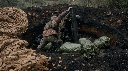 Українські захисники відбивають наступ окупантів під Бахмутом