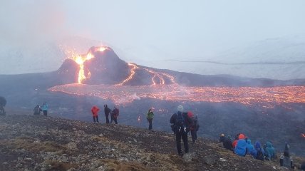 На виверження Фаградальсфьядль у 2021 році приїжджали подивитись туристи