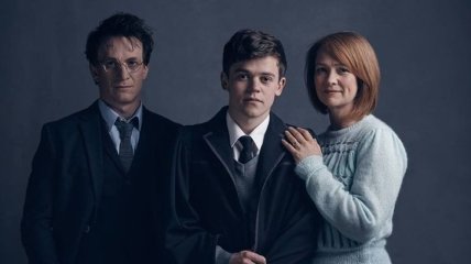 Поклонники "Гарри Поттера" не хотят экранизацию по пьесе "Проклятое дитя"