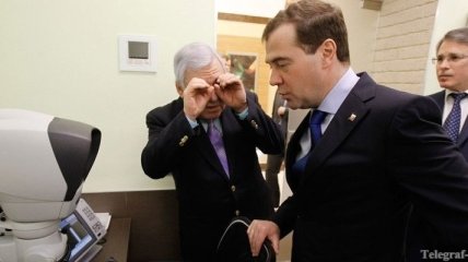 Медведев возмутился по поводу пропажи кабеля в Сколково