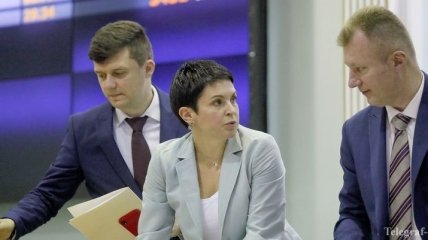 ЦИК в режиме непрерывного заседания начала принимать протоколы с мокрыми печатями