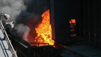 Крыша загоревшегося склада под Люберцами обрушилась