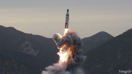 Япония выразила "решительный" протест в связи с запуском баллистической ракеты КНДР