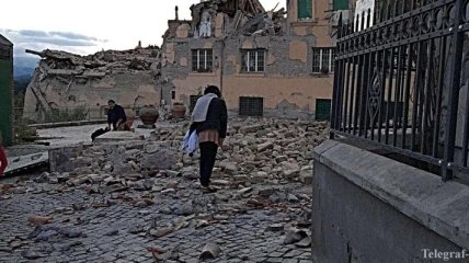 Мэр итальянского Аматриче заявил о разрушении землетрясением "половины города"  