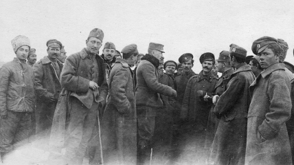 Совместное фото военнослужащих австро-венгерской и русской армий