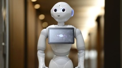 Говорящий робот Pepper принят в японскую среднюю школу
