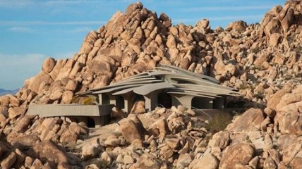 Уникальный дом в пустыне за три миллиона долларов (Фото)