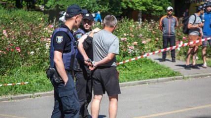 В Днепре мужчины до смерти забили сторожа парка за замечание о краже роз