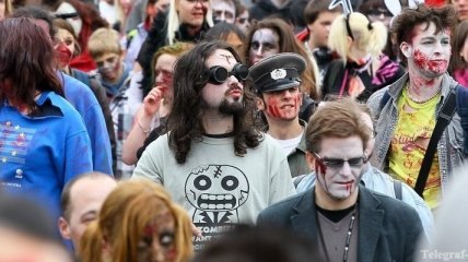 В Омске состоялся запрещенный Парад зомби