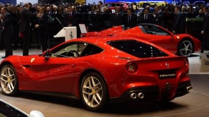 Банк Societe Generale заказал 150 Ferrari