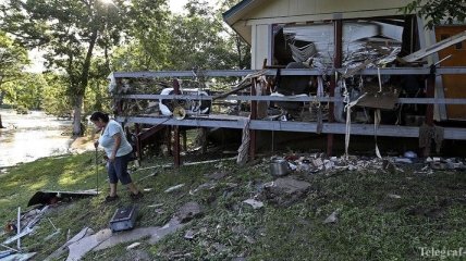 В Техасе река смыла гостевой дом с 13 постояльцами