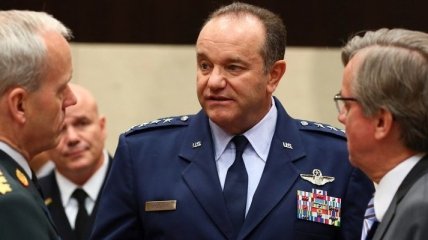 Генерал НАТО считает, что РФ не будет вводить свои войска в Украину