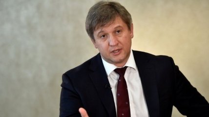 Глава Минфина отвергает все обвинения в неуплате налогов