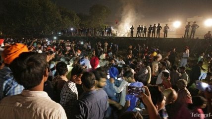Трагедия на празднике в Индии: сотни раненых, 60 человек погибли