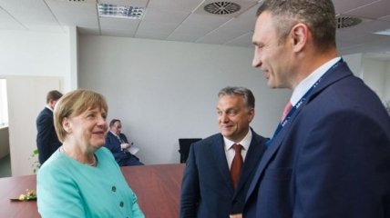 Кличко на ассамблее ЕНП встретился с Меркель