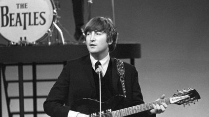 Помним до сих пор: самые известные хиты звезды The Beatles Джона Леннона (Видео)