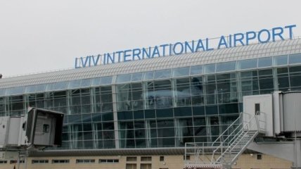 Работники львовского аэропорта направили Яценюку жалобу 