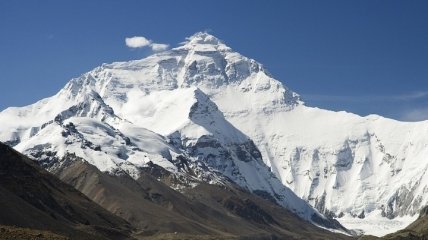 Власти Непала запретили использовать пластиковую посуду на Эвересте