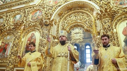 Итоги 16 декабря: пресс-конференция Порошенко и первая литургия УПЦ