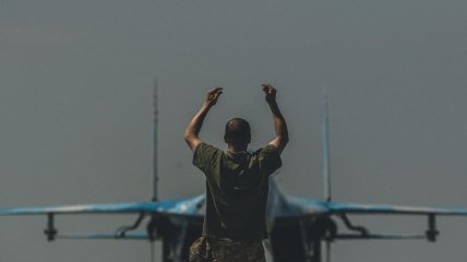 Українських пілотів відправлять навчатись на F-16