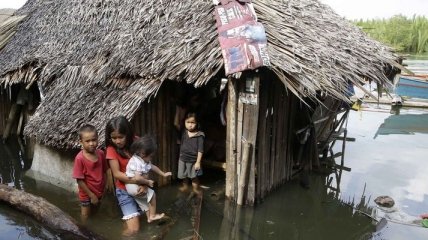 Количество жертв из-за наводнений на Филиппинах уже достигло двух сотен