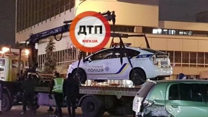 В Киеве произошло ДТП с участием полицейского авто