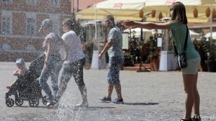 Сильная жара в Польше: объявлено предупреждение второго уровня