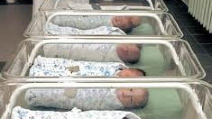 В Украине зафиксирован спад рождаемости в 2010 год