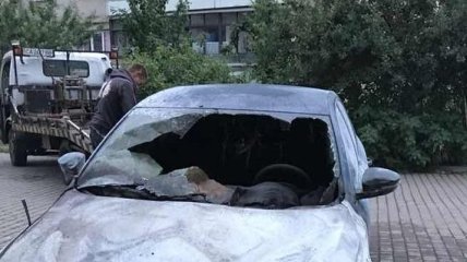 Машина пограничника в Ужгороде сгорела дотла