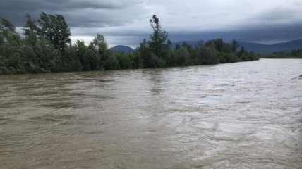 Непогода в Черновицкой области: спасатели предупреждают о существенном поднятии уровня воды