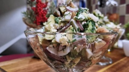 Салат с авокадо и сельдью - потрясающий вкус из нескольких ингредиентов