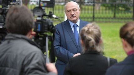"Не хочу, чтобы порезали на куски страну": Лукашенко объяснил, почему не уходит с поста президента