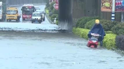 Масштабные наводнения в Китае: пострадали более 220 тысяч человек