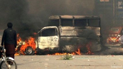 Разгон акции протеста в Пакистане: 130 человек ранено, погиб полицейский
