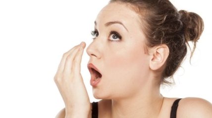 Медики рассказали о неприятном запахе изо рта и роли бактерий